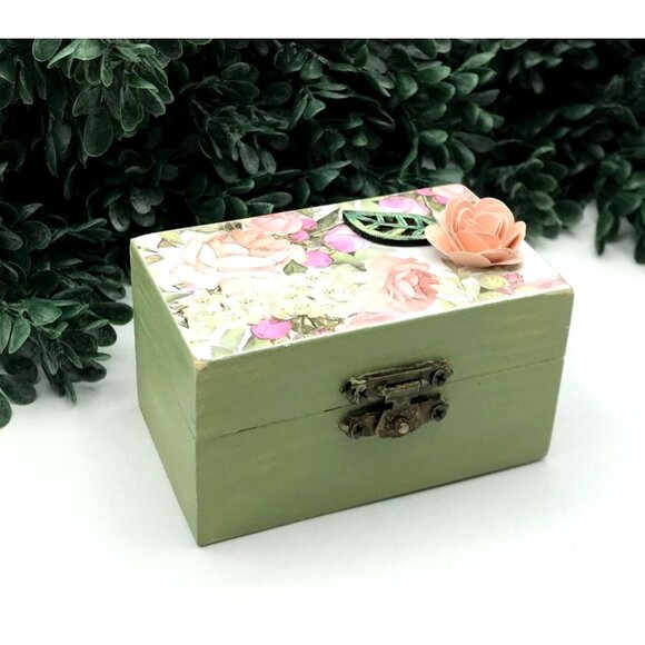 Decorative Shabby Chic Wooden Trinket Box With Floral Design Small Jewelry Or K - Picture 2 of 6